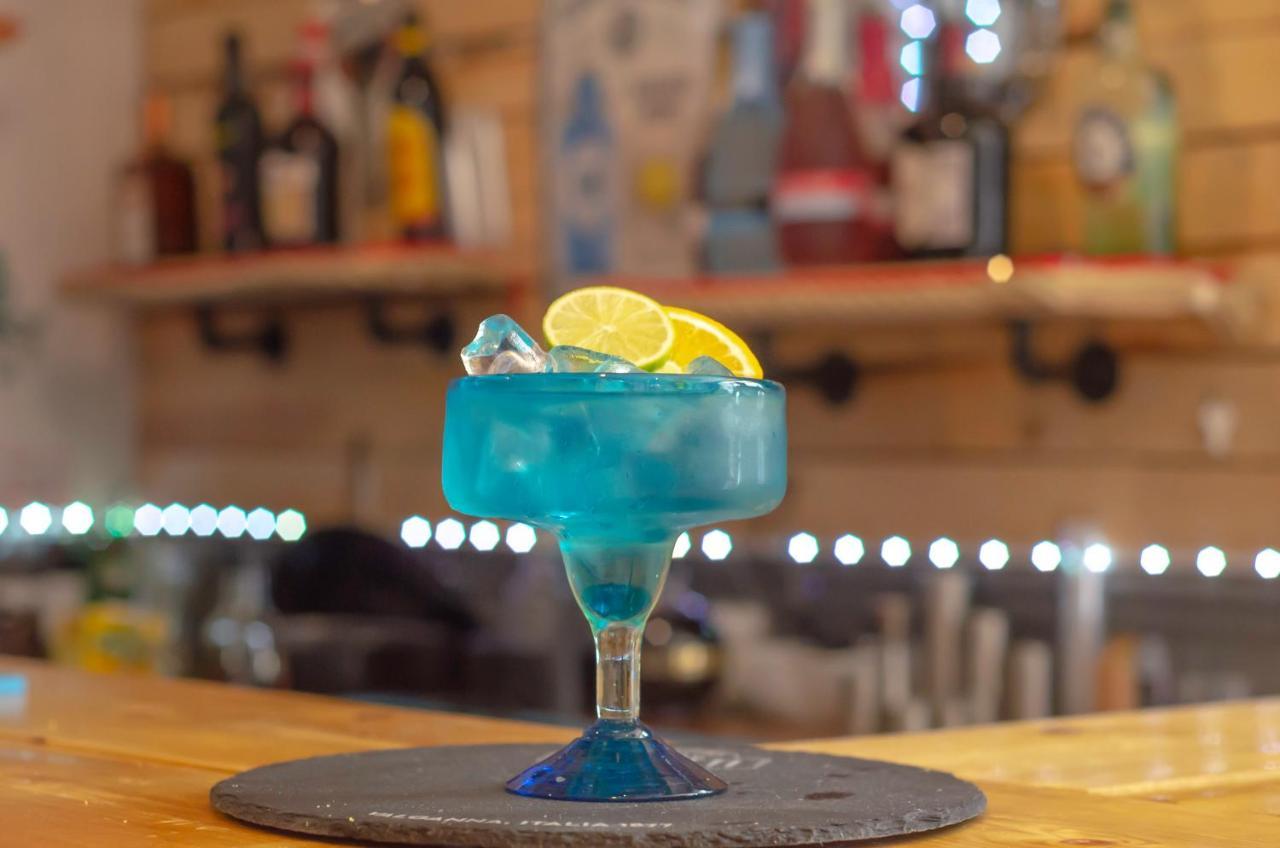 韦德布里奇 Molesworth Arms酒店 外观 照片