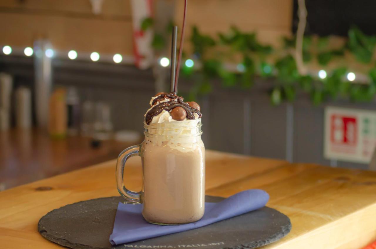 韦德布里奇 Molesworth Arms酒店 外观 照片
